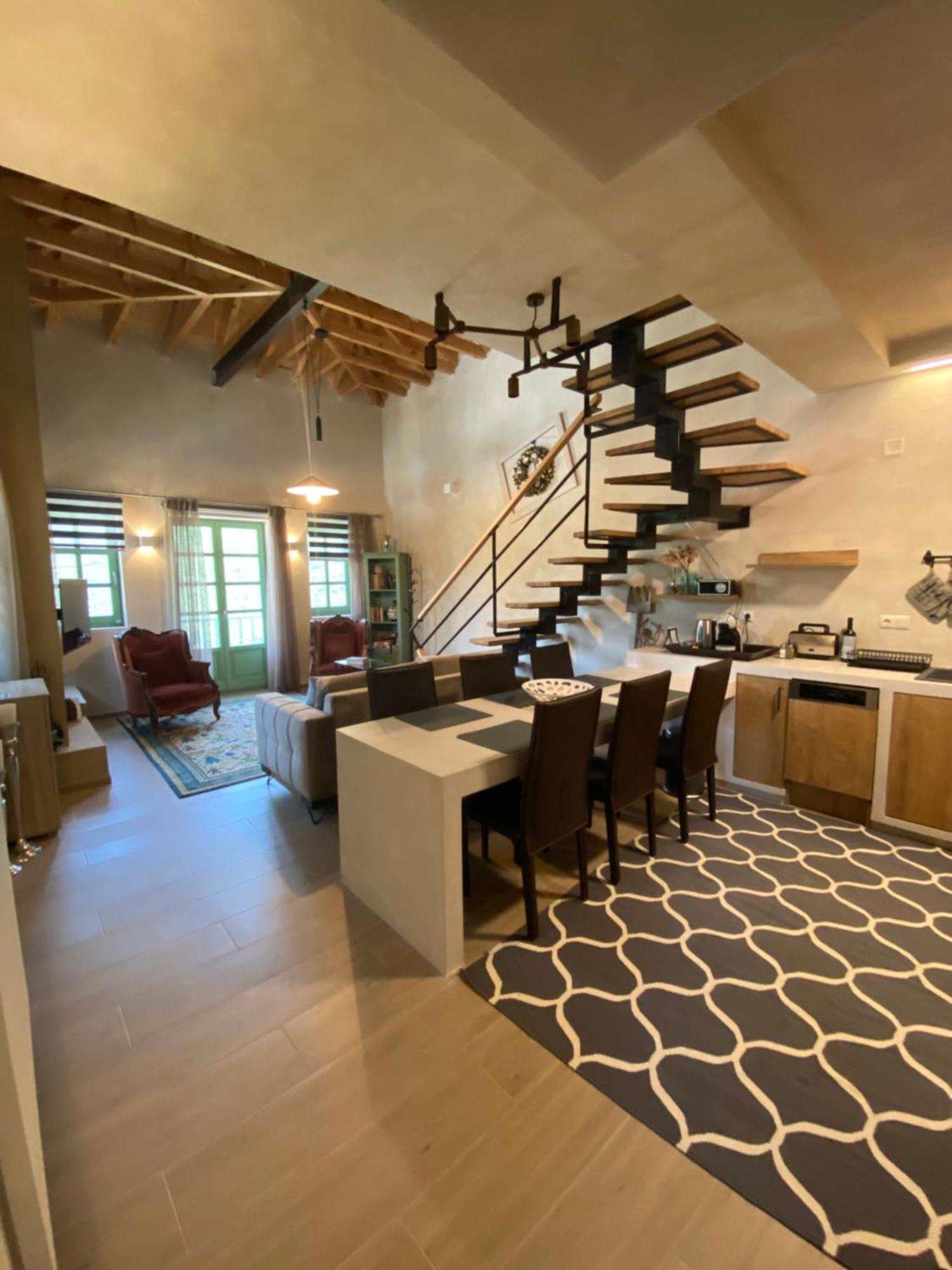 Апартаменты Aristi Boutique Stonehouse With Attic Экстерьер фото